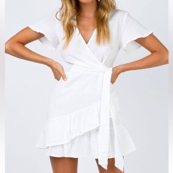 Princess Polly Dresses & Skirts - Princess Polly White Gauze Wrap Front Ruffled Skirt Fit & Flare Mini Dress Sz 4